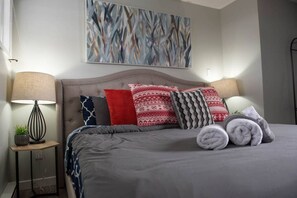 2 chambres, fer et planche à repasser, Wi-Fi gratuit, draps fournis