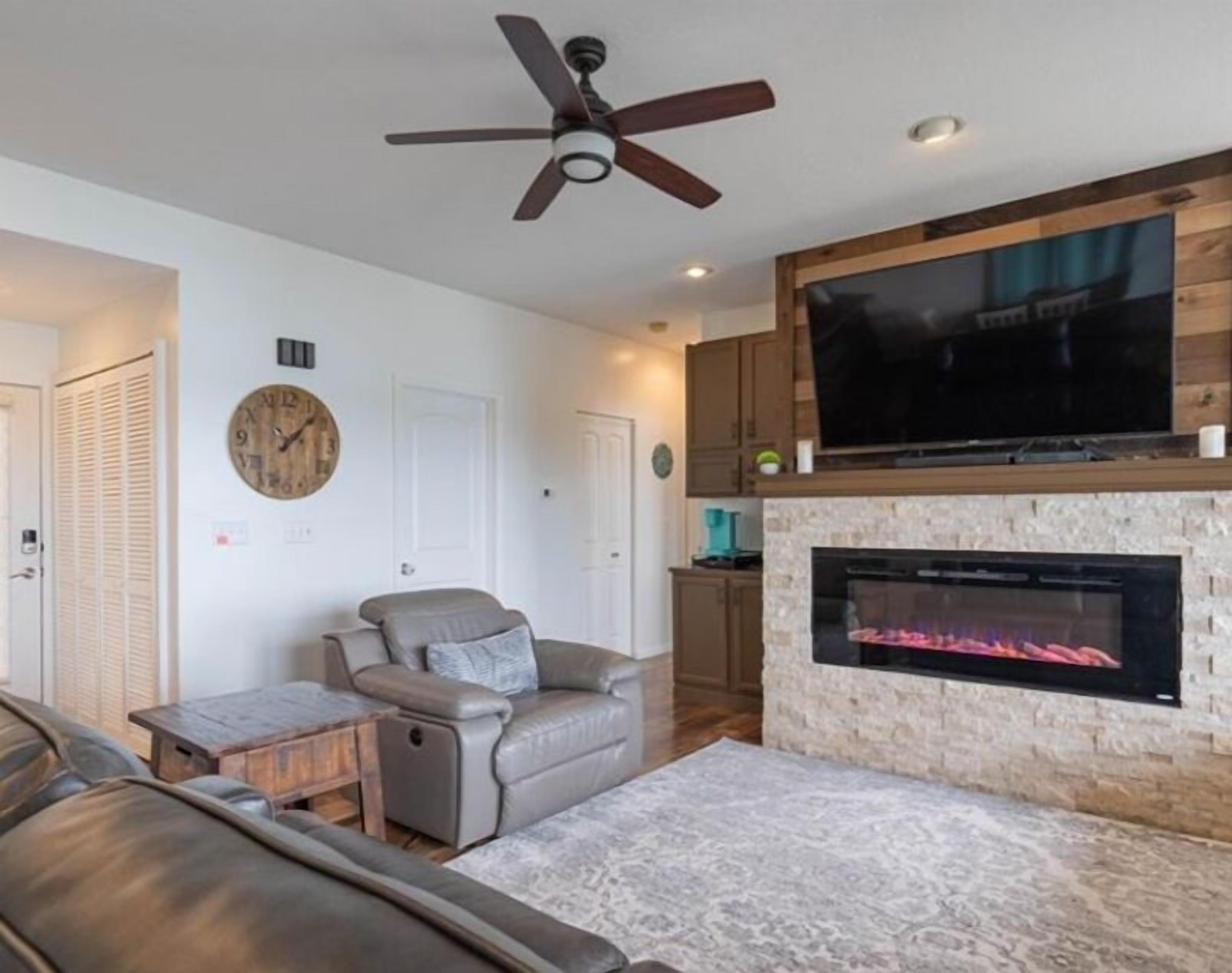 Stunning Main Channel Views, Centrally Located ,Newly Remodelled , 2 Bed, 2 Bath - Lake Ozark, MO