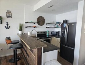 Fridge, microwave, oven, stovetop - Stunning Main channel views, centrally located ,Newly remodelled , 2 bed, 2 bath (Lake Ozark)