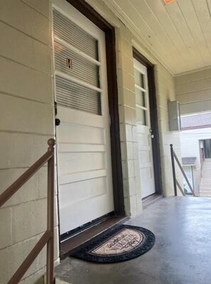 Exterior detail - Historic Peaceful Apt near VSU & SGMC (Valdosta)