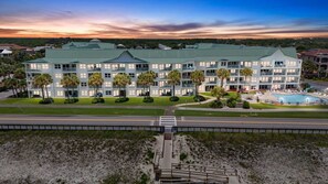 Exterior - Maravilla 1201 3/2 pet friendly second floor unit beach service (Miramar Beach)
