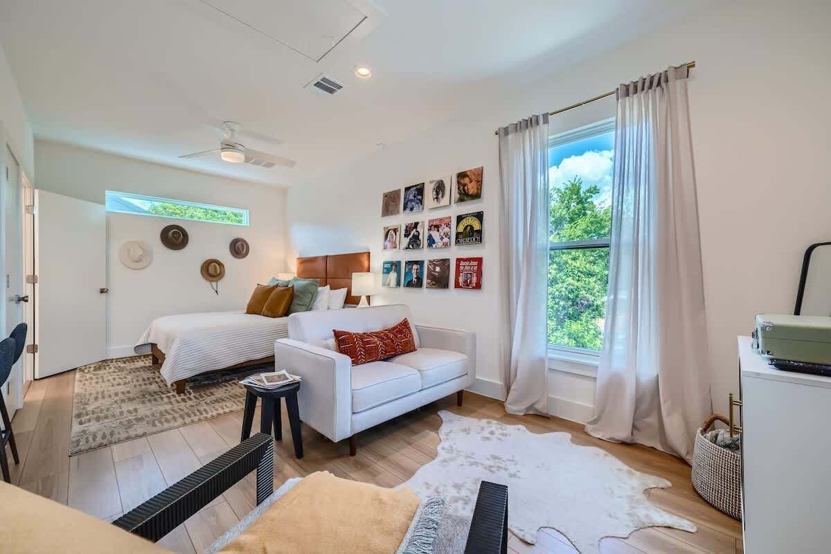 1 soverom, strykejern/-brett, reiseseng for barn og wi-fi