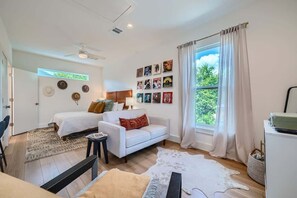 1 bedroom, iron/ironing board, travel crib, WiFi