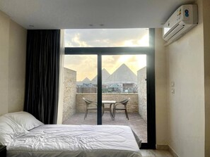 1 bedroom, WiFi, bed sheets - Wake Up by the Historic Pyramids

 (Giza Governorate)