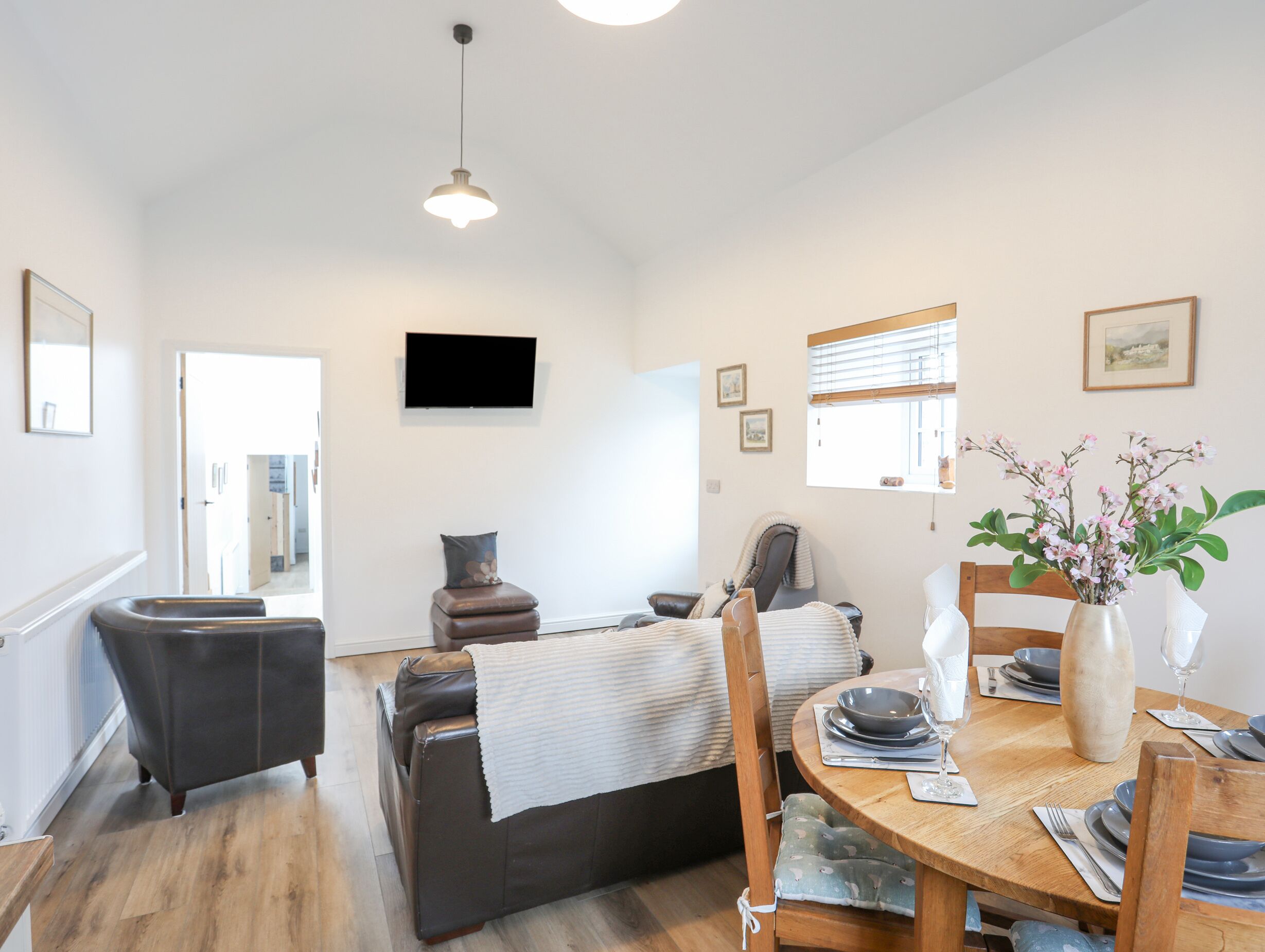 Ty Den, Pet Friendly, Character Holiday Cottage In Deiniolen - 란베리스