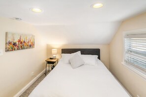 2 bedrooms, desk, iron/ironing board, free WiFi