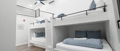 6 chambres, fer et planche à repasser, lit parapluie, Wi-Fi gratuit