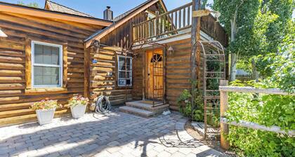 Charming Ketchum Cottage with Gourmet Kitchen