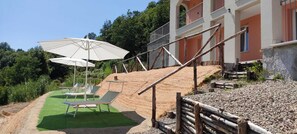 Terrace/patio - Apartments surrounded by greenery, valley view with livable outdoor areas (beverino)