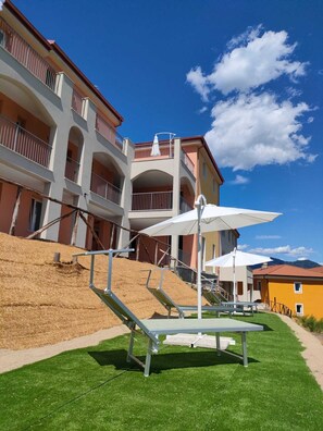 Terrace/patio - Apartments surrounded by greenery, valley view with livable outdoor areas (beverino)