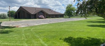 The Echo Center - space for family/large groups, retreats or events.