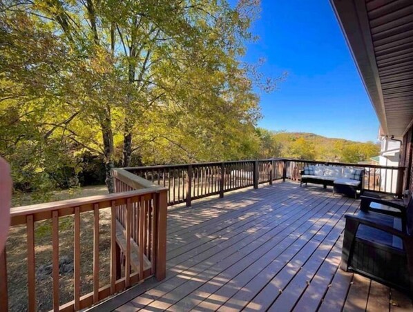 Terrace/patio - Newly Renovated 2 Bdr + Huge Deck + Home Office (Nashville)