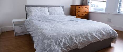 4 chambres, fer et planche à repasser, Wi-Fi, draps fournis