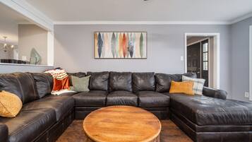 Smart TV, fireplace, offices