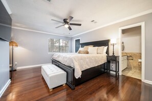 4 bedrooms, desk, iron/ironing board, free WiFi - Colleen's Corner: Captivating 4bed/2.5 bath in Charming Neighborhood (Little Rock)