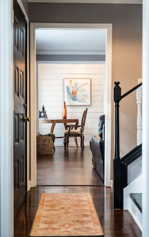 Interior - Colleen's Corner: Captivating 4bed/2.5 bath in Charming Neighborhood (Little Rock)
