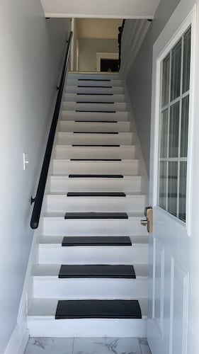 Newly renovated 2 bedroom apartment 