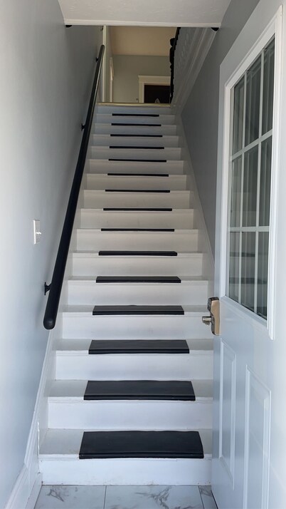Newly renovated 2 bedroom apartment 