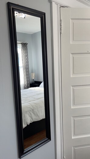 2 habitaciones, tabla de planchar con plancha y wifi gratis 