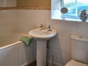 Towels - 1 bedroom accommodation in Lesbury Near Alnwick (Lesbury Near Alnwick)