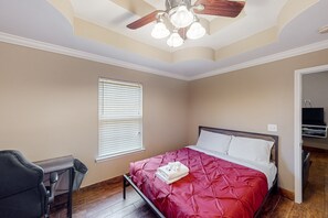 3 soverom, internettilgang og sengetøy