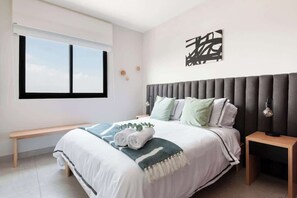 2 bedrooms, iron/ironing board, WiFi