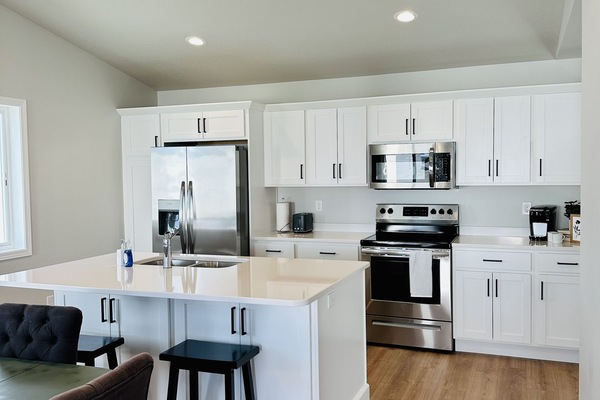 Frigorífic, microones, forn i placa de cuina