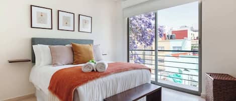 2 chambres, fer et planche à repasser, lit de bébé portatif, Wi-Fi