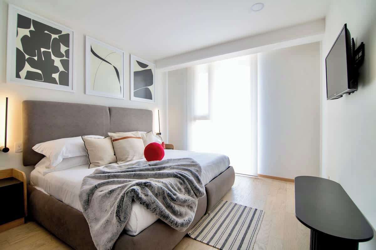 2 bedrooms, iron/ironing board, travel cot, WiFi
