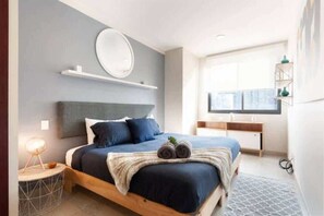 2 chambres, fer et planche à repasser, Wi-Fi, draps fournis