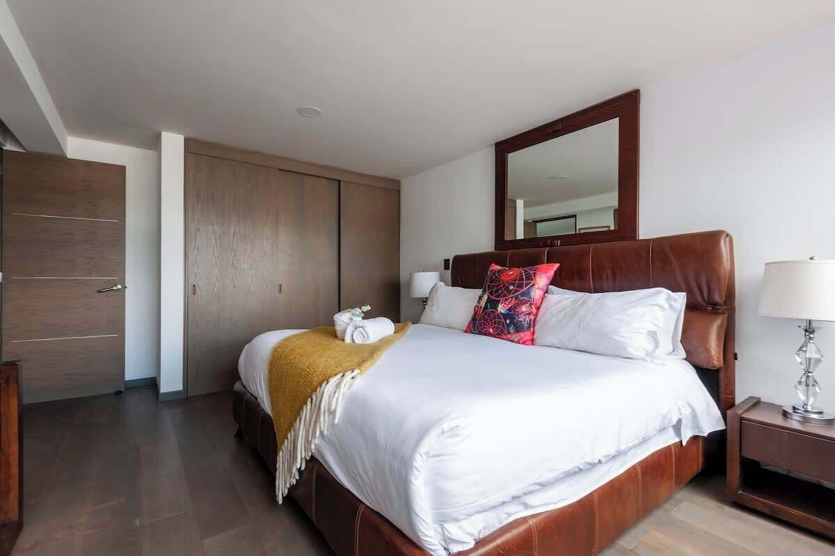 3 habitaciones, tabla de planchar con plancha, cuna de viaje y wifi 