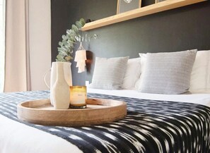 4 habitaciones, tabla de planchar con plancha, cuna de viaje y wifi 