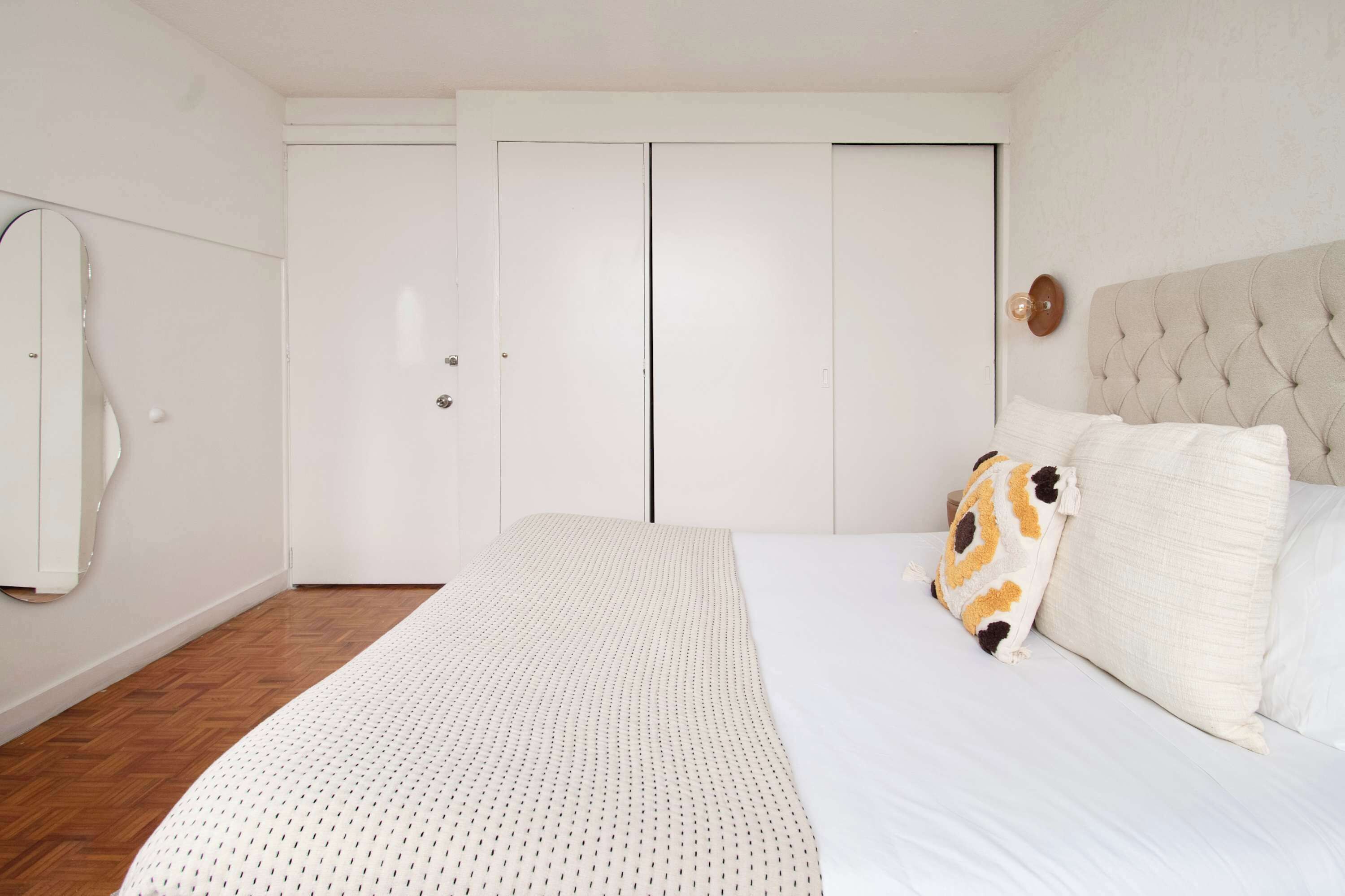 4 habitaciones, tabla de planchar con plancha, cuna de viaje y wifi 