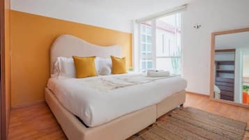 3 bedrooms, iron/ironing board, travel crib, WiFi