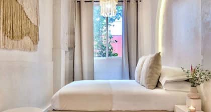 Stunning house steps from Masaryk, Polanco