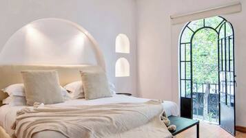 7 bedrooms, iron/ironing board, travel cot, WiFi