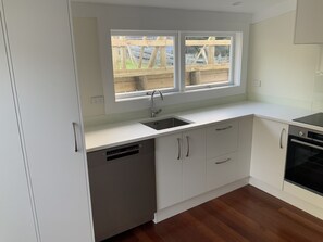 Fridge, microwave, oven, stovetop - Waipu peace and privacy inland Waipu (Waipu)