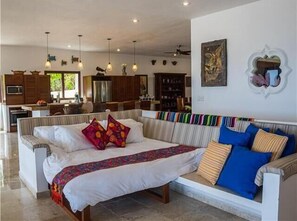 3 bedrooms, iron/ironing board, WiFi, bed sheets