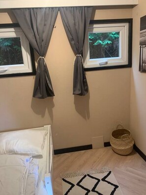 2 bedrooms, Internet, bed sheets