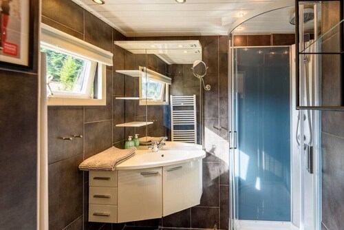 Spacious wooden cottage with infra-red sauna