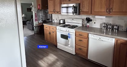 Quiet Country Ranch/Hunters Welcome/Peaceful ranch home with plenty of room