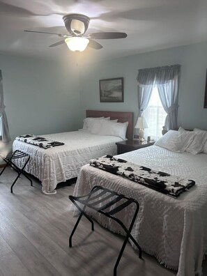 3 bedrooms, desk, iron/ironing board, free WiFi
