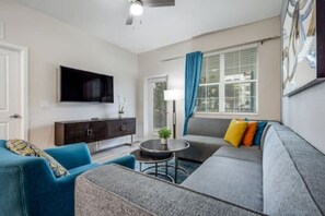 TV - VCR2-106 - Deluxe Condo - Near all attractions (Orlando)