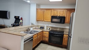 Køleskab, mikrobølgeovn, ovn, opvaskemaskine