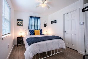 2 bedrooms, iron/ironing board, travel cot, WiFi
