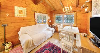 Chalet 'Orserose I Fus' mit Bergblick, Gemeinschaftsterrasse und WLAN