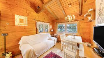 Fernseher, DVD-Player, Stereoanlage