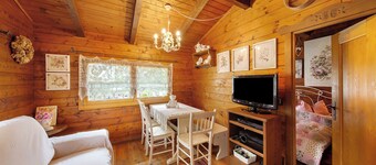 Chalet 'Orserose Al Vant' con vistas a la montaña, terraza compartida y Wi-Fi