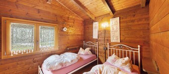 Chalet 'Orserose Al Vant' con vistas a la montaña, terraza compartida y Wi-Fi