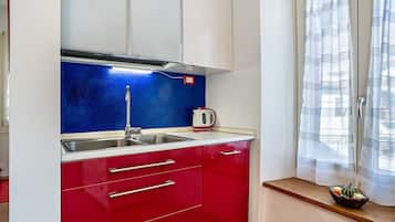 Refrigerador, horno, parrilla de estufa y lavavajillas